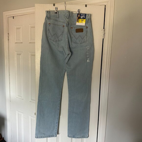 NWT Wrangler Women's Cowboy Cut High Rise Slim Fit Tapered Leg Jean - Picture 4 of 5